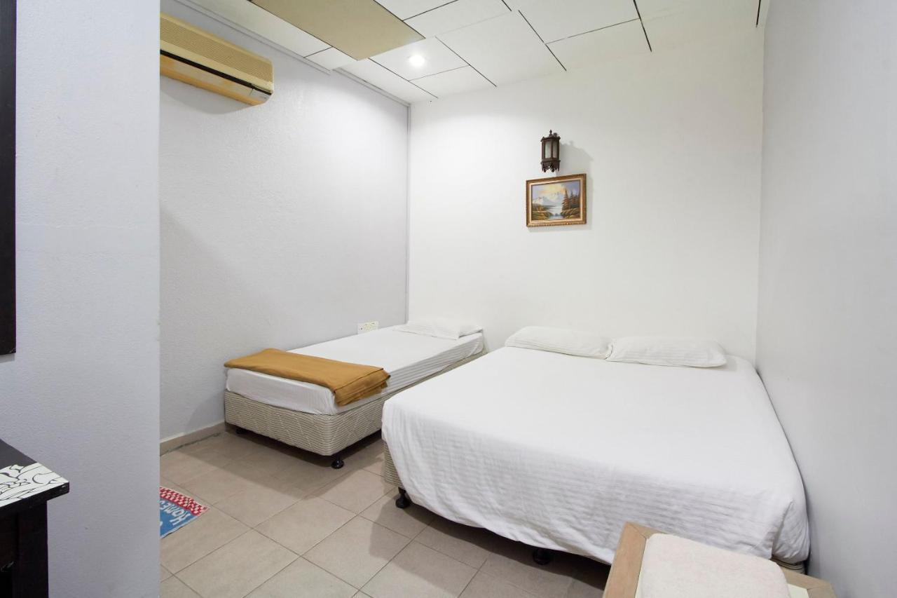 G99 Hotel George Town Exterior photo