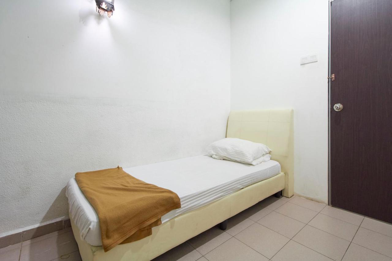 G99 Hotel George Town Exterior photo